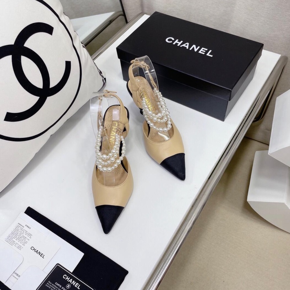 Brand : Chanel Size : 38 Color : beige and black